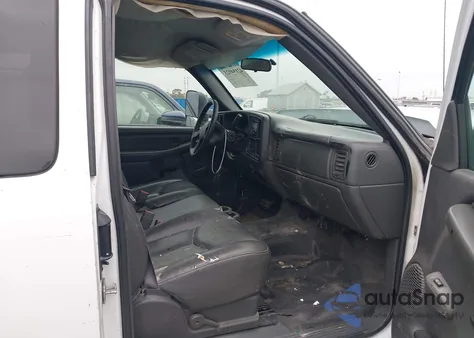 2005 Chevrolet Silverado 2500Hd Work Truck z USA, uszkodzony, nr VIN 1GCHC29U25E107749